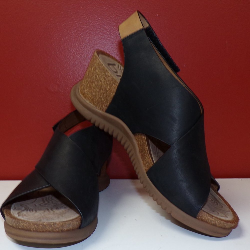 Bionica Gradie Women’s Size 8.5 Wedge Black Suede Leather Cross Strap